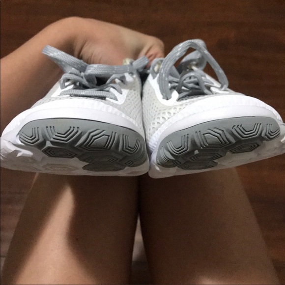 Brand new Nikes - Picture 4 of 5